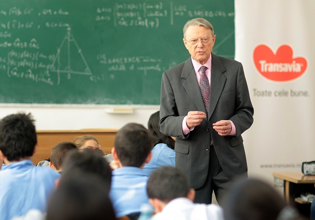 Dl. Prof. Dr. Nicolae Hancu_Specialist in Nutritie si Membru al Academie... mica
