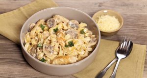 Paste cu pui si ciuperci