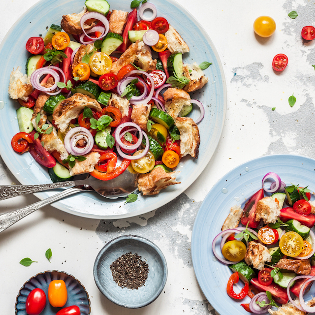 salata de rosii cu busuioc