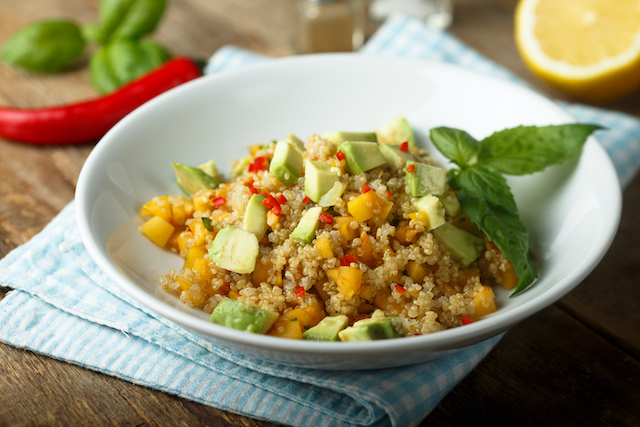 Salata de quinoa cu avocado 
